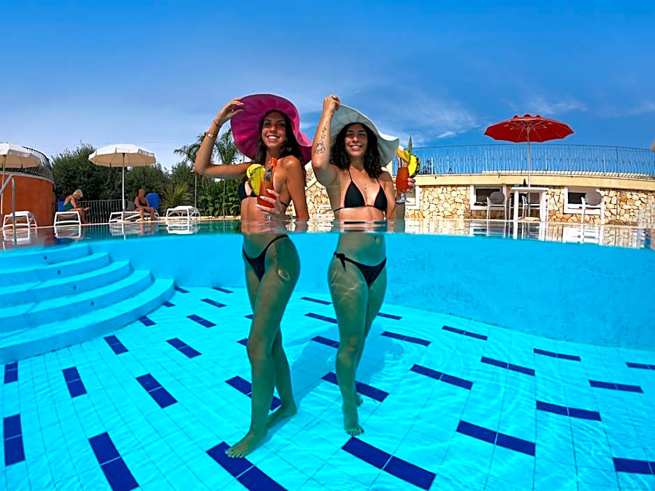 Colostrai Hotel Club