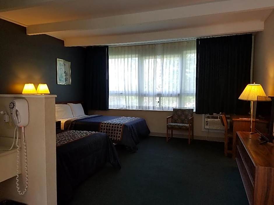 Travelodge by Wyndham Lake George NY