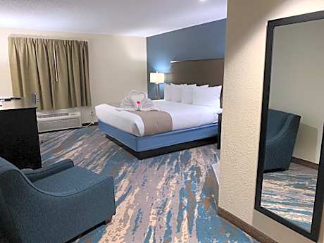 King Suite - Non-Smoking