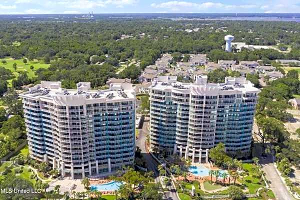 Charming Condo on the Beach/Legacy T2-1102