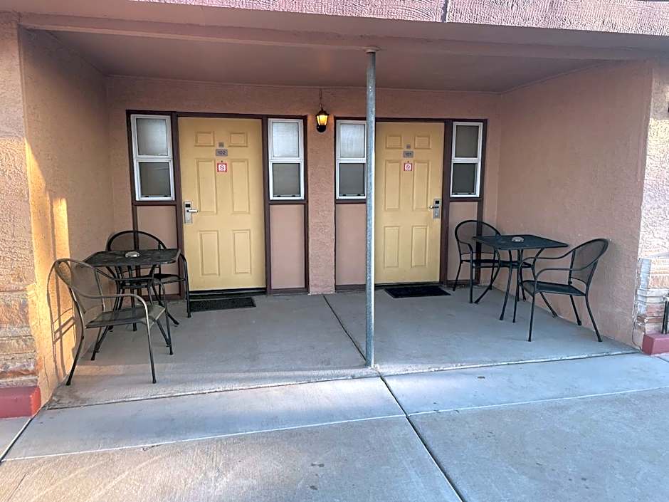 Palms Inn