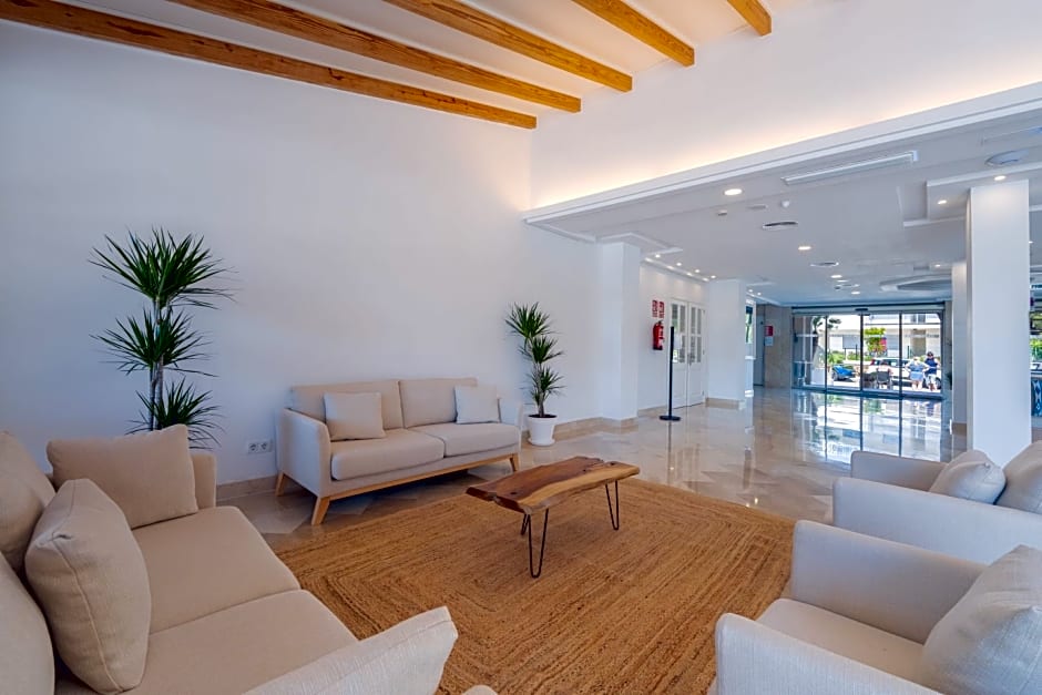 Caprice Isabel Aparthotel