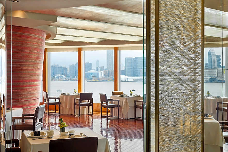 Four Seasons Hotel Hong Kong