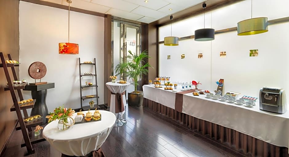 Barcelo Santa Cruz Contemporáneo