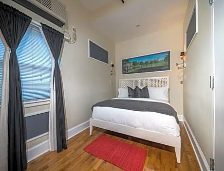 One Bedroom Penthouse with Roof Deck