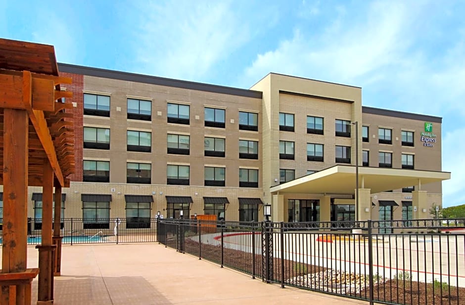 Holiday Inn Express And Suites Frisco NW By IHG