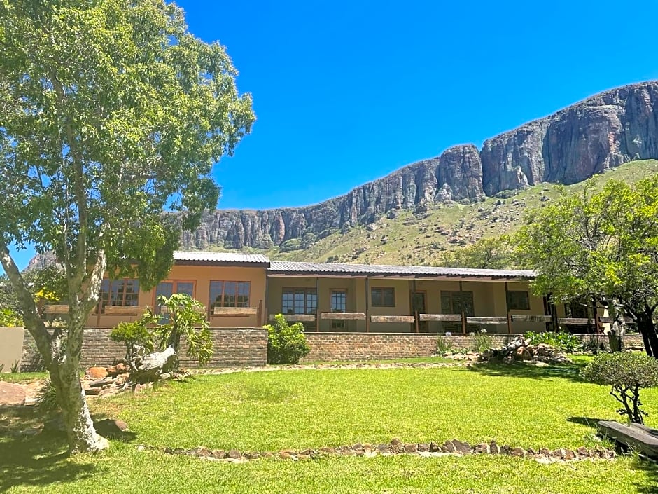 Kransberg Country Lodge Guest Farm