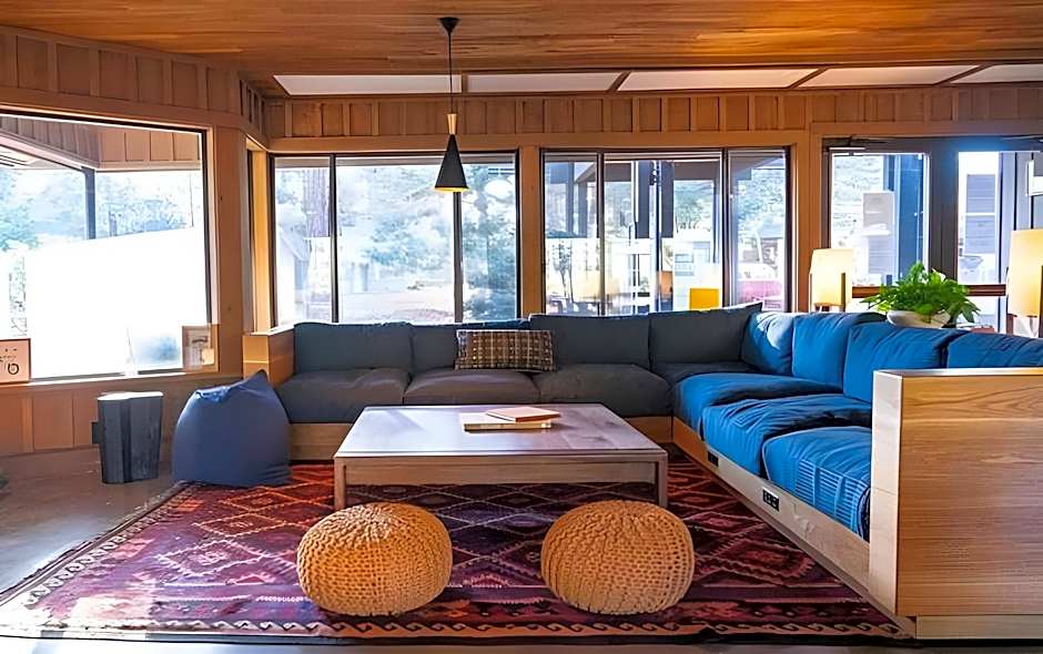 Station House Inn South Lake Tahoe, by Oliver