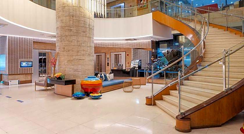Crown Regency Hotel & Towers