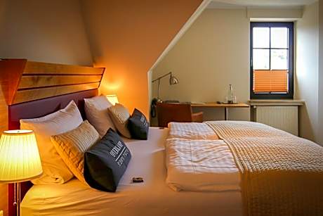 Deluxe Double Room with Shower