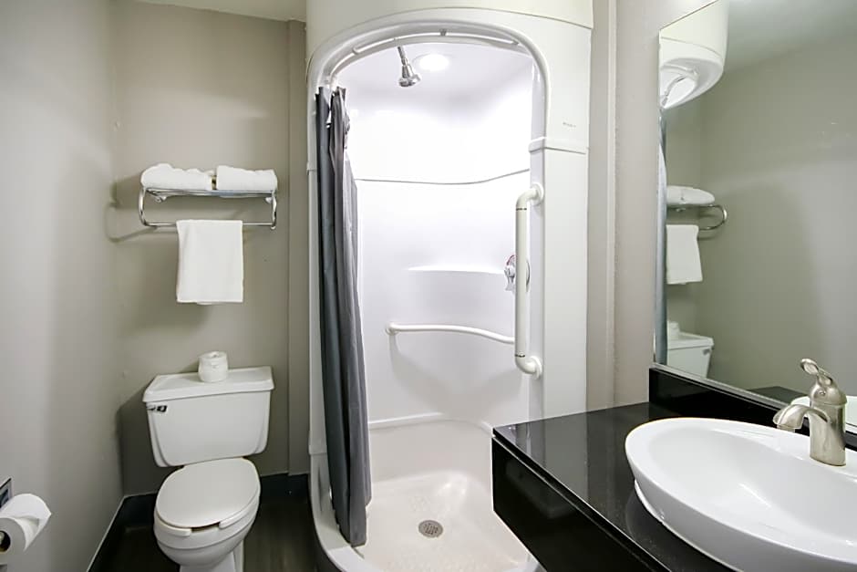 Motel 6 Topeka, KS - Northwest