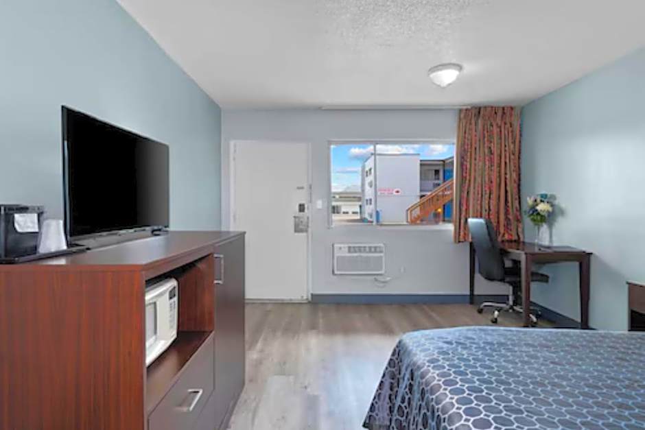 Holiday Lodge Wenatchee