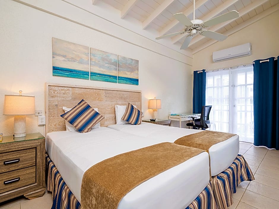 Time Out Hotel