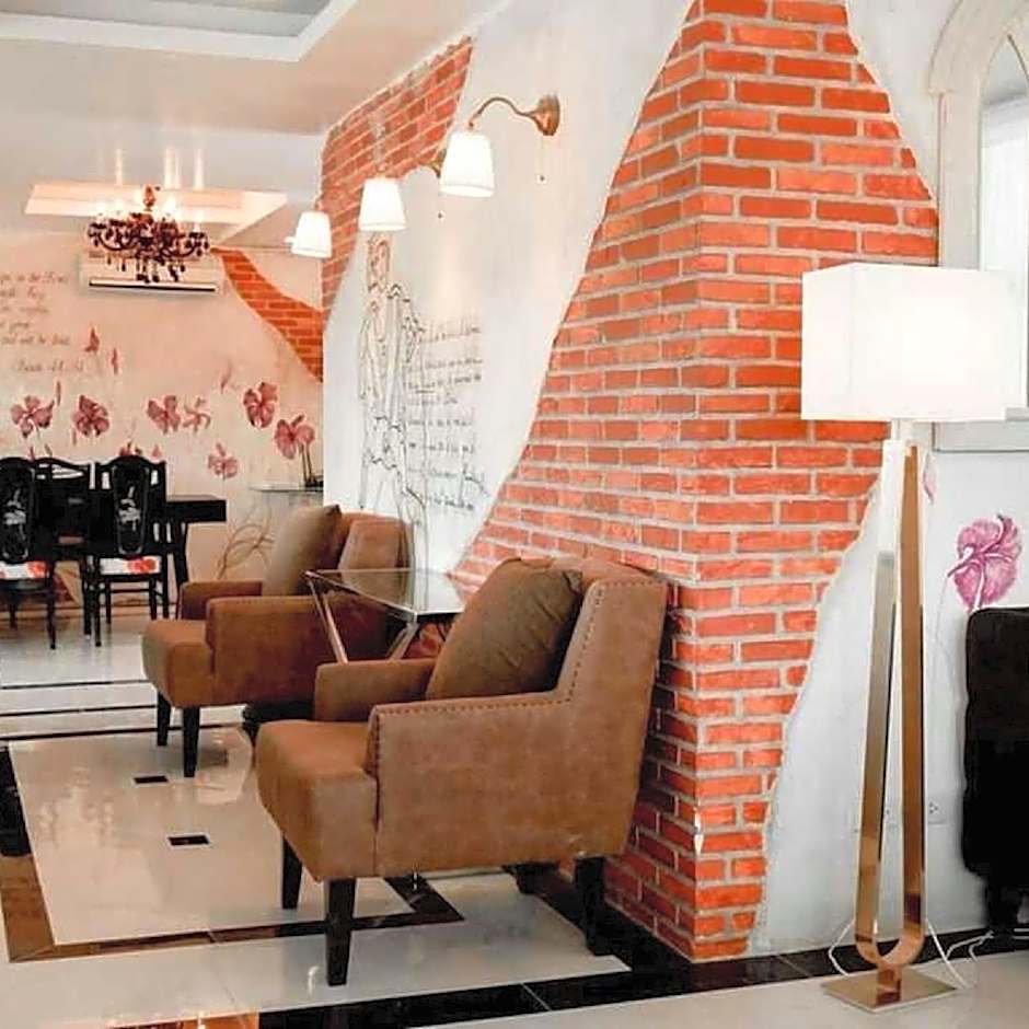 RQ Bangkok Sukhumvit 107 by Collection O