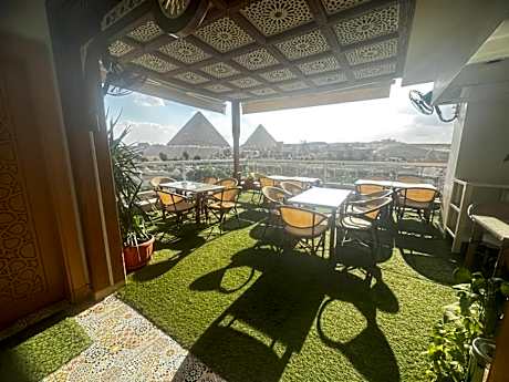 DouDou Pyramids View Hotel