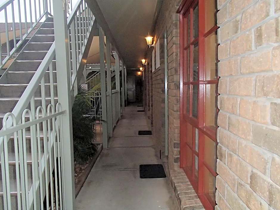 City Colonial Motor Inn