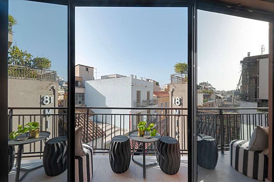 Clyde Athens by Nin&Bau