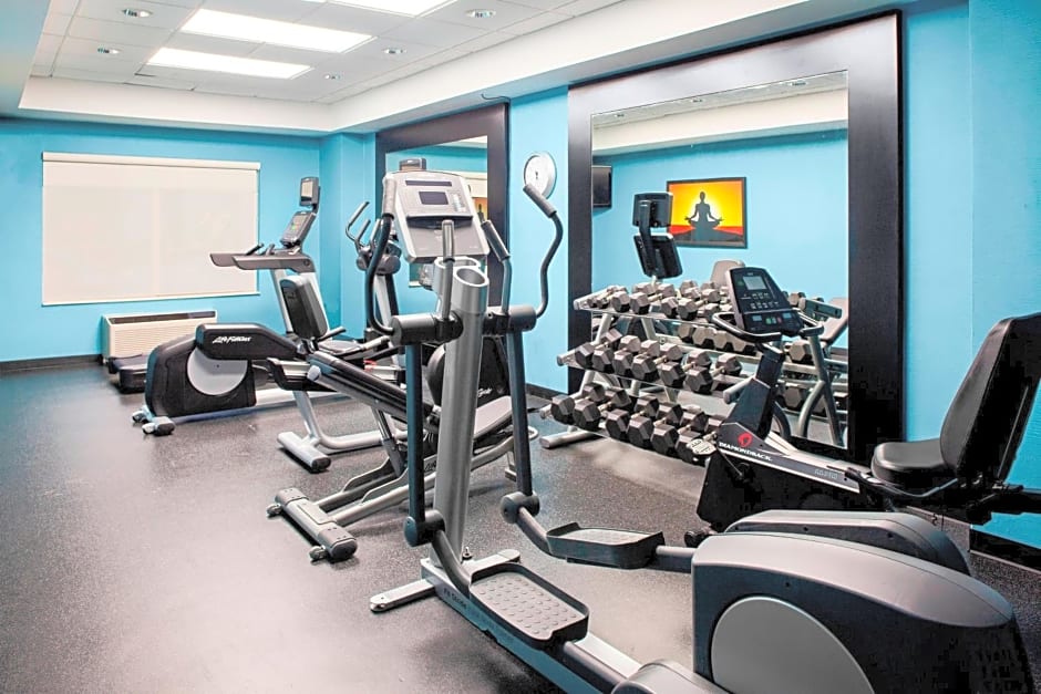 Fairfield Inn & Suites Macon
