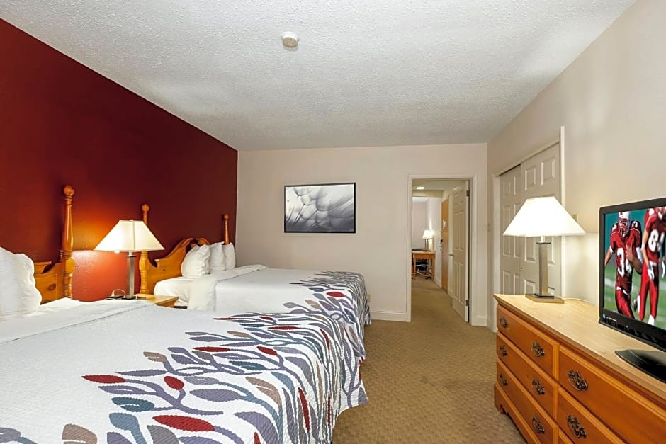 Red Roof Inn & Suites Hazleton