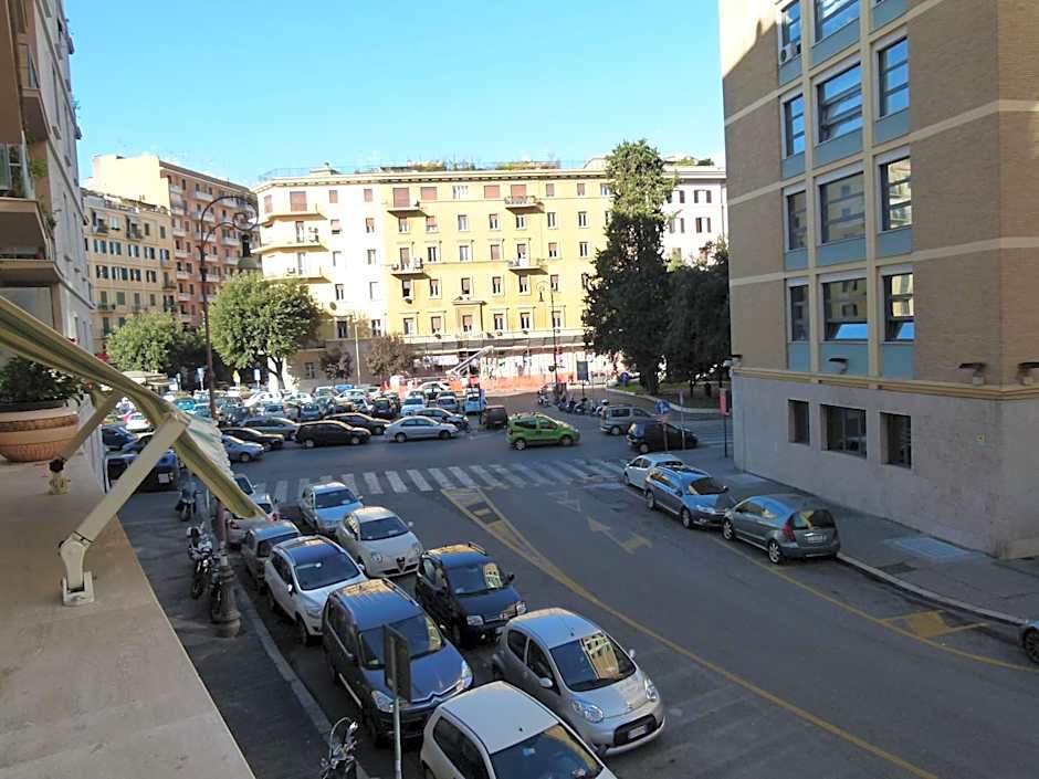 Amica Roma Guest House