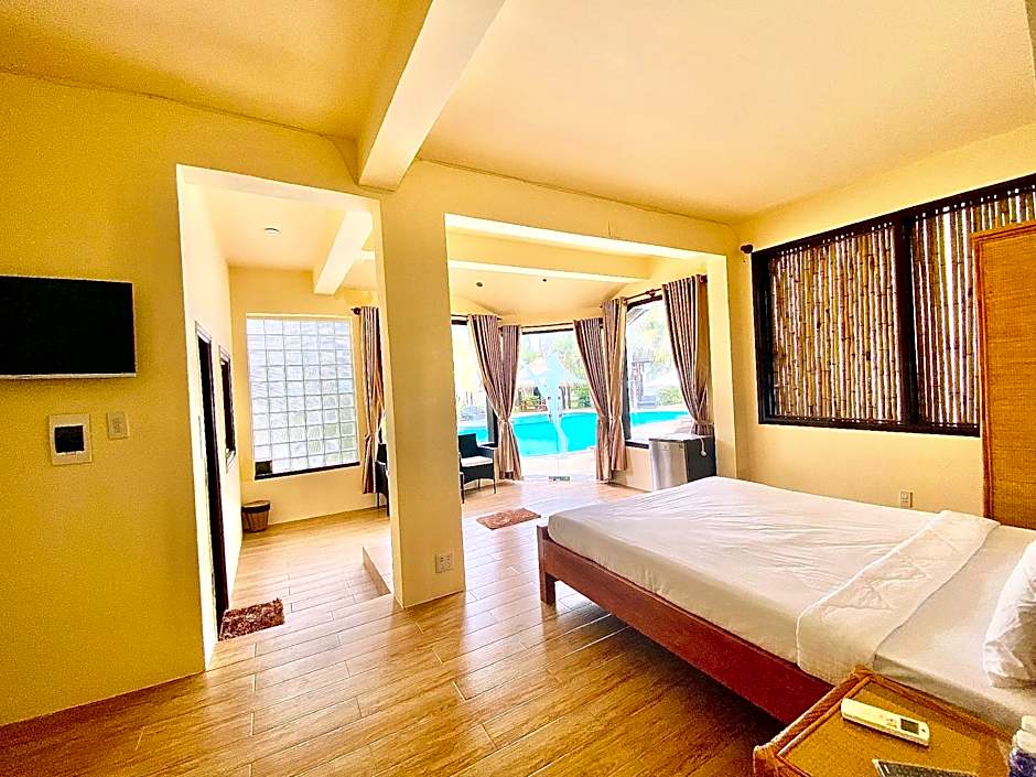 Photo 1 of 13 of 2 Queen Beds, Pool View