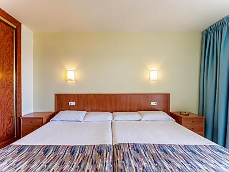 Triple Room (3 Adults) with Sea View