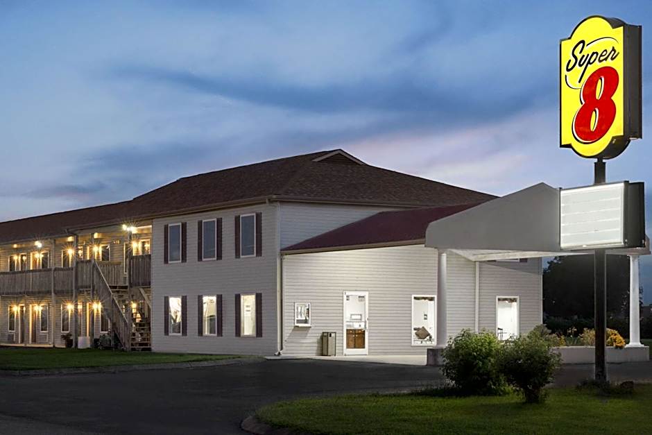 Super 8 by Wyndham Whiteville