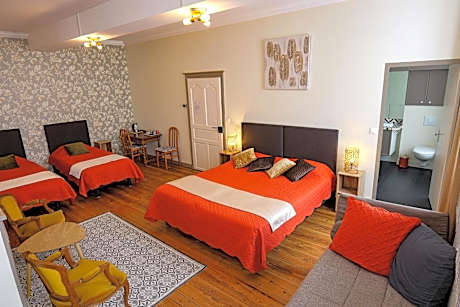 Quadruple Room with Private Bathroom