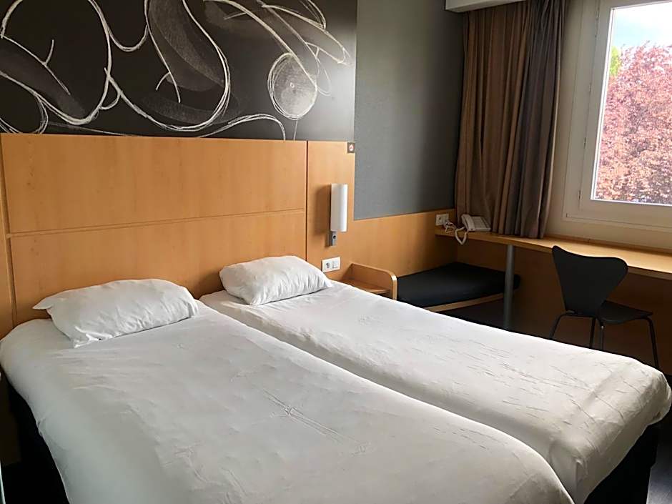 ibis Clermont Ferrand Nord Riom
