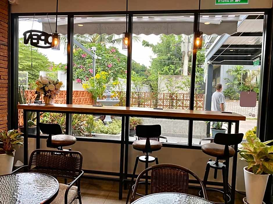 Aree House Poshtel