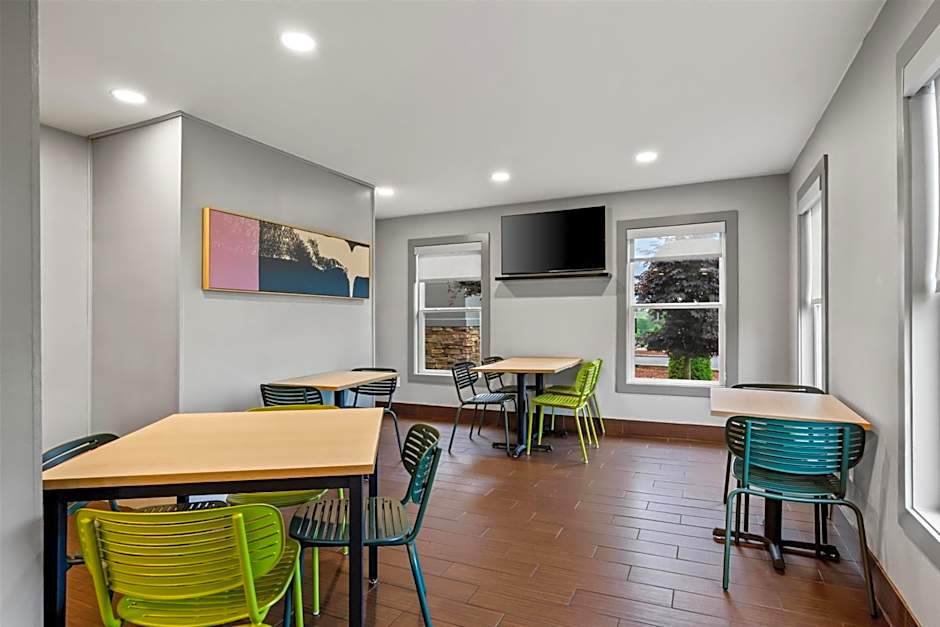 Spark by Hilton Wytheville Holston Rd I 81