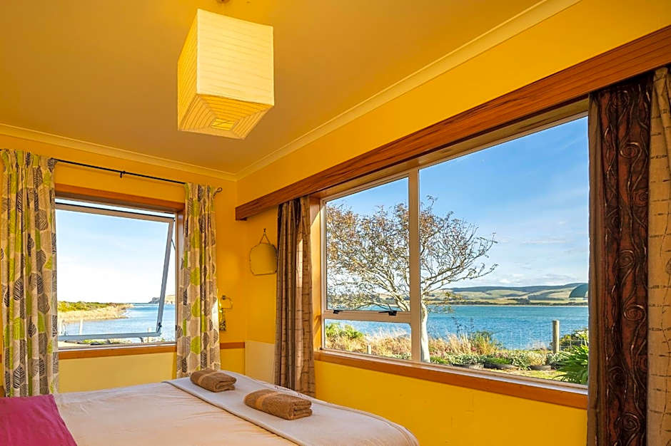 Surat Bay Lodge by the Sea/Backpackers Hostel