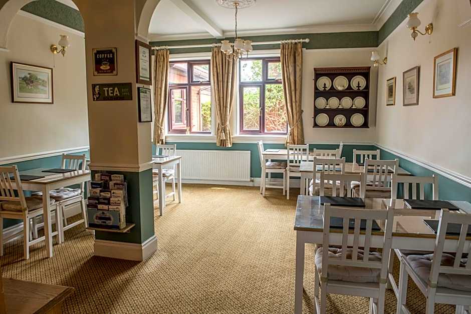 Toothbrush Rooms at Lattice Lodge - Guest Kitchen & EV Recharging