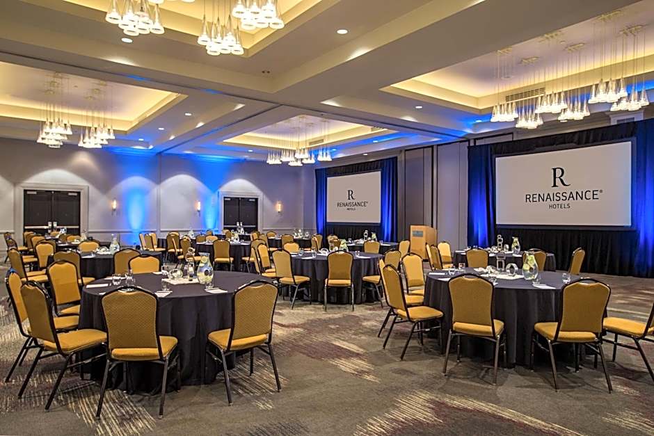 Renaissance Chicago O'Hare Suites Hotel