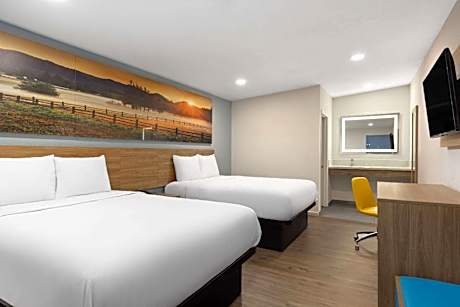Queen Room with Two Queen Beds - Non-Smoking