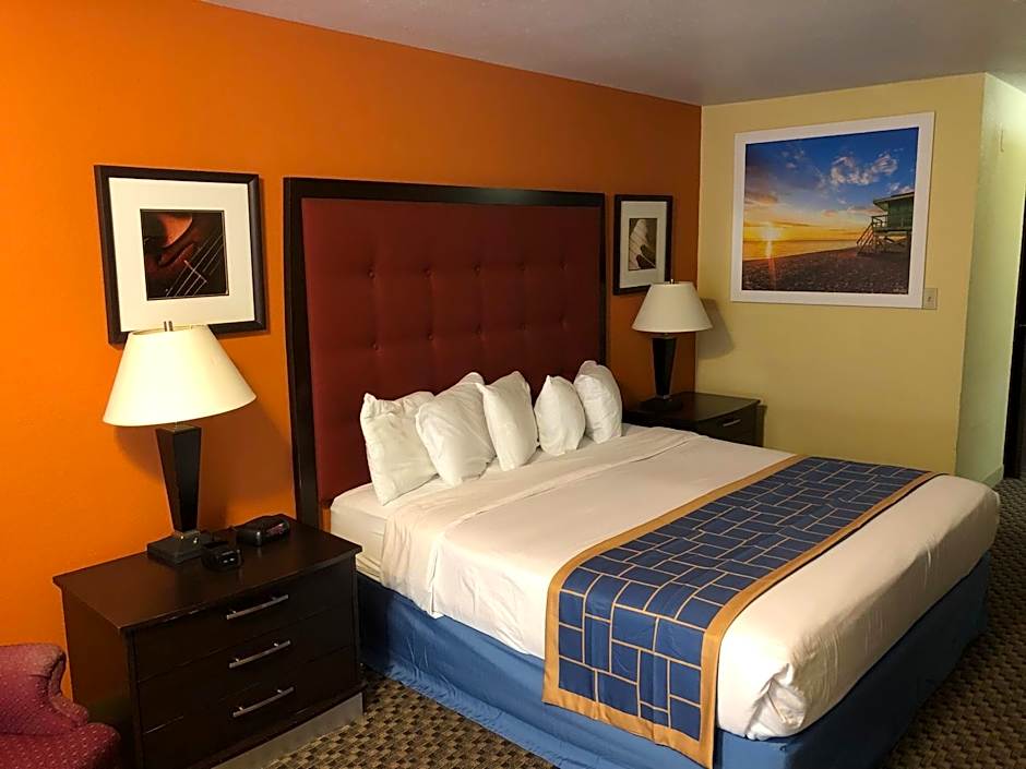 Days Inn & Suites by Wyndham Stevens Point