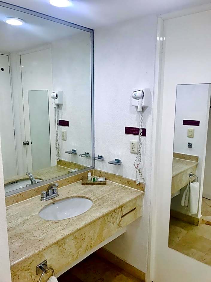 Days Inn by Wyndham Tuxtepec