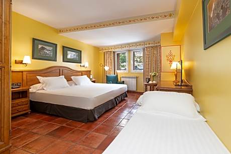 TRIPLE ROOM (3 ADULTS)