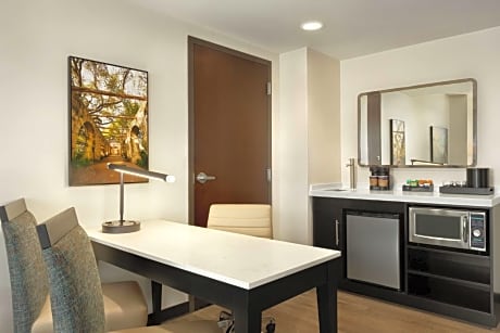 King Suite - Hearing Accessible