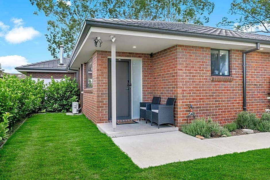 Mala Retreat Chardonnay Studio Immaculate and Comfortable