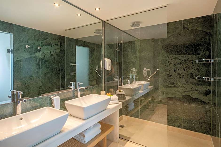 Blue Sea Beach Affiliated By Melia