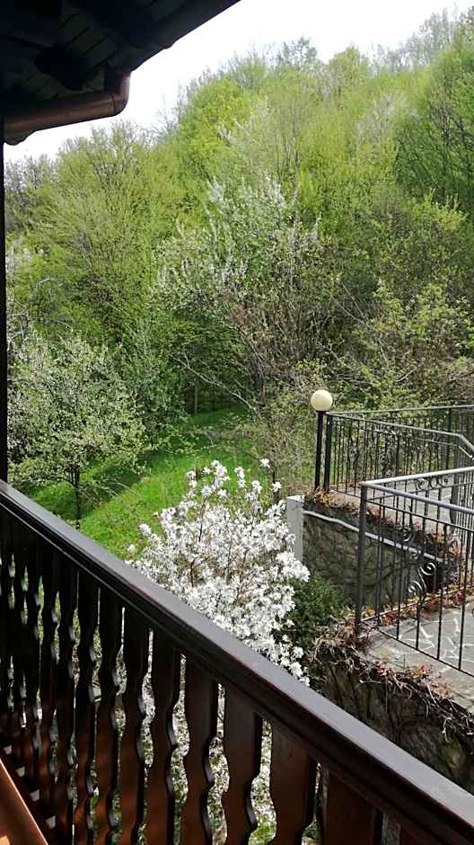 Family Hotel Chiflik Hills