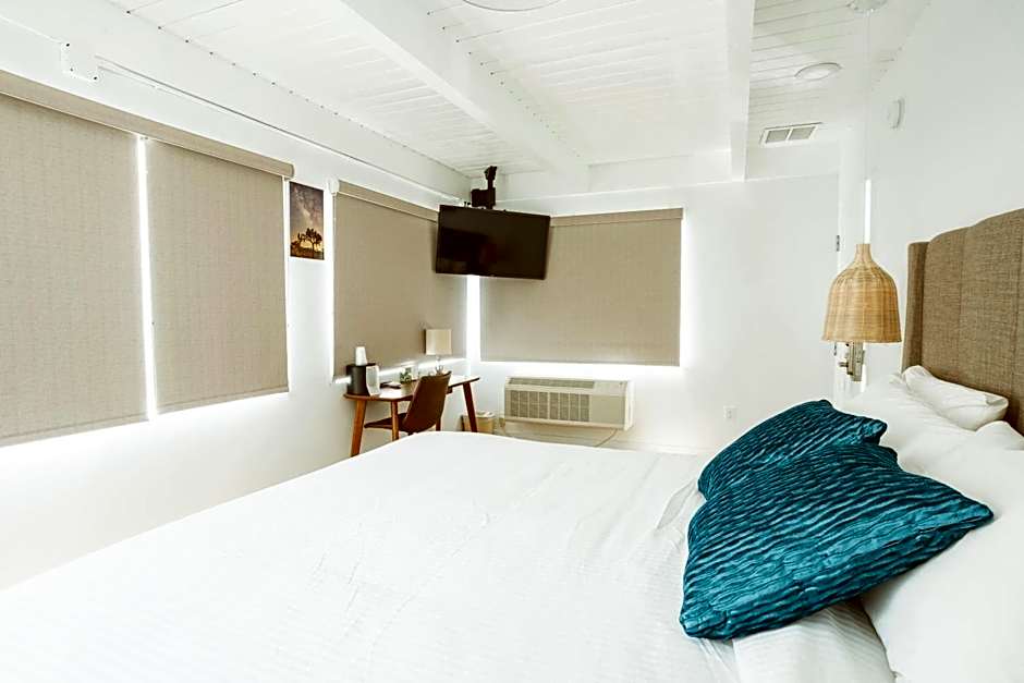 The Belmont Shore Inn