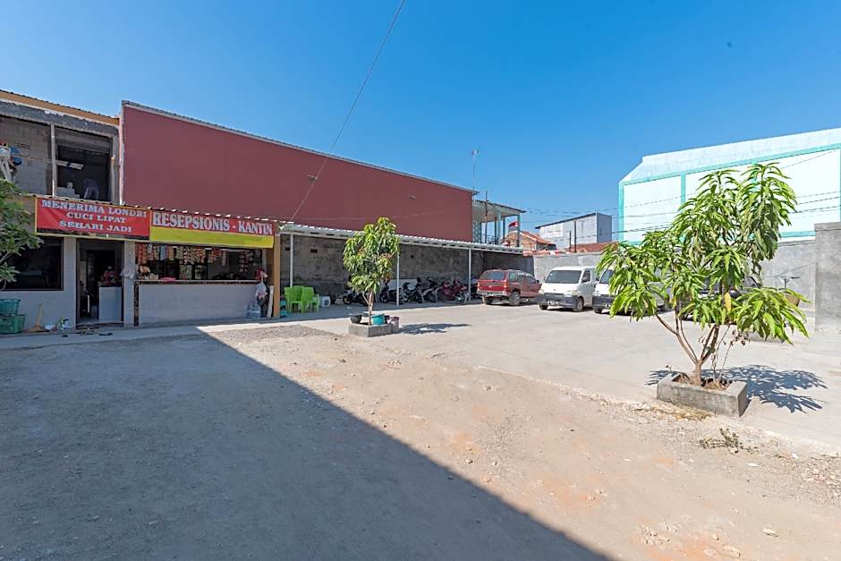 RedDoorz @ Kedawung Aurel Cirebon