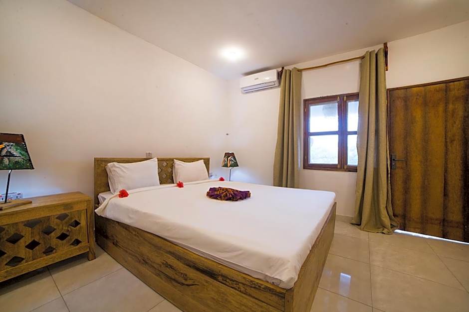 Antonio Beach Tree House Hotel & Spa