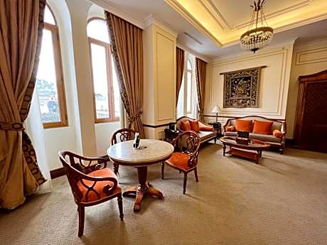 Plaza Grande Hotel