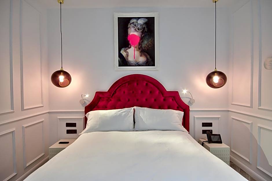 HOLM Boutique & SPA - IK Collection