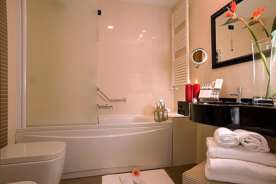 Cardinal Saint Peter Hotel