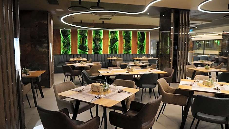 Aniroc Signature Hotel