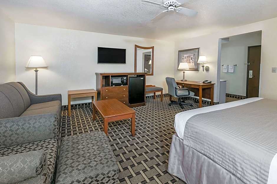 Baymont by Wyndham Arlington At Six Flags Dr